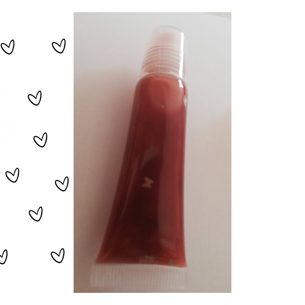 CosmeticsGege's tweet photo. قلوس red night ب ٣٠ ريال، نباتي و يحتوي على فيتامين E و زيوت طبيعية 💖💖🤩😍 https://t.co/tBiTnISBxF