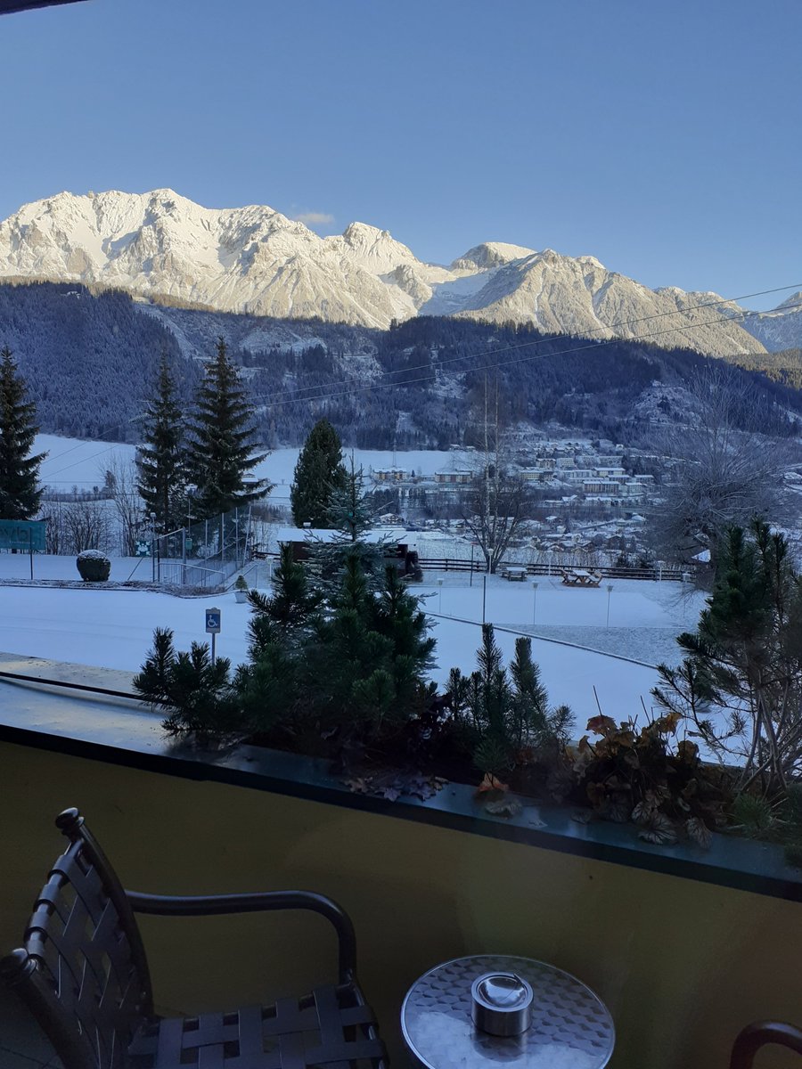 Elisabeth_05 tweet media