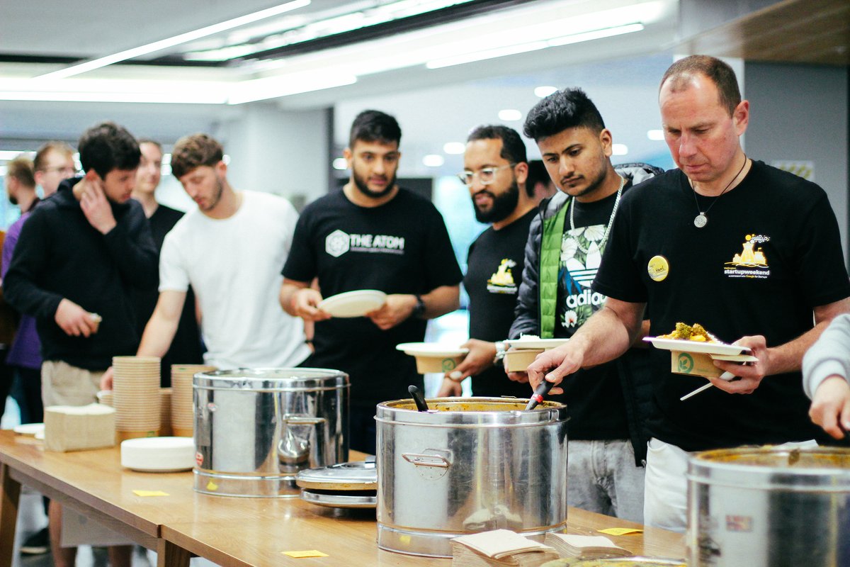 HackathonsNZ's tweet photo. Dinner time before the final one-minute pitch catch up of Saturday. 

#swwlg #startupweekend #startupweekendwellington https://t.co/hKv4lz2xmE