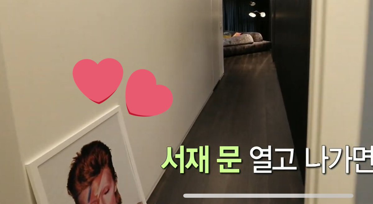 But not only does it have one, but it has a total of THREE paintings scattered throughout the house  #lgbt  #kai    #jongin