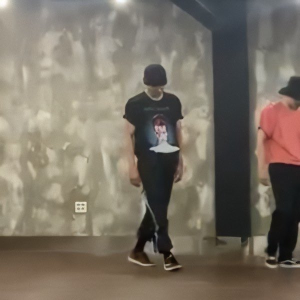 It is also good to remember that Jongin not only has paintings of him all over the house but he also has several of his shirts and of course he dressed up as David Bowie so he is a great fan  #lgbt  #kai    #jongin