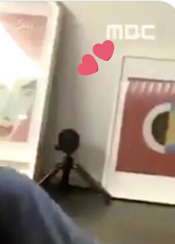 This art contains a great story and it is that the abstract artist, Hilma Klint decided not to show THIS painting until 20 years after his death, since it represented queer people, she being a lesbian, because the people of that time would not understand his art  #kai    #lgbt