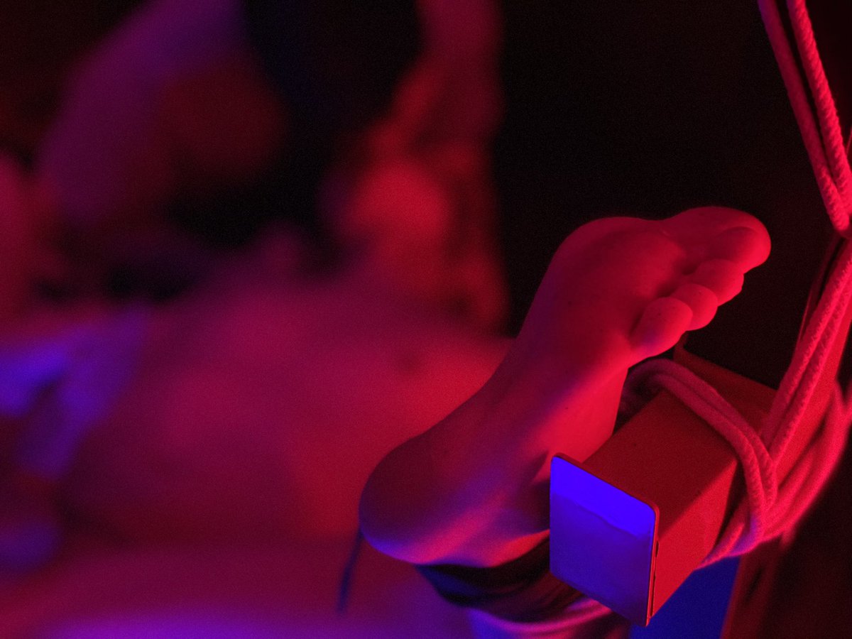 又是一个愉快的夜晚😈 身体的器官是与生俱来的，那心理感受呢？
Another night full of pleasure.👺 There’s something you were born with, but it always has something you can only feel in the deep heart.
<a href="/P_pped/">D-pped🐄</a> @Linxiangnan <a href="/mtuuei/">魔王</a> 
#wild