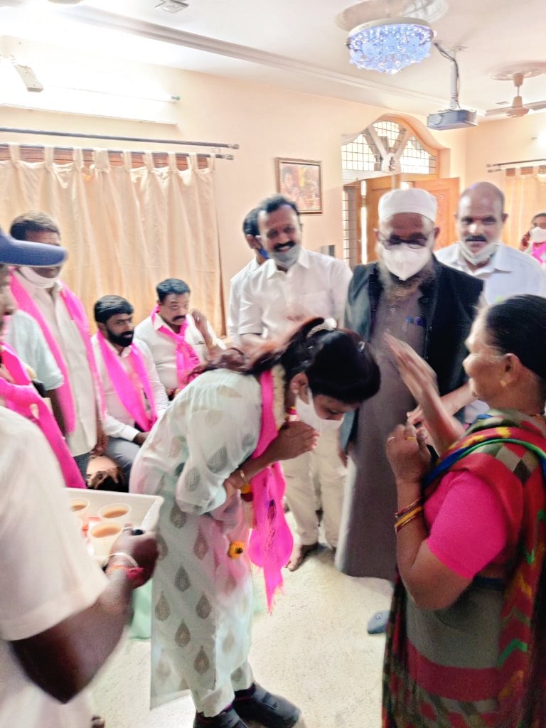 ChintalaShanti's tweet photo. Thanks for all your blessings!!
Banda Basti, Old Alwal .
Vote for development ! Vote for TRS !🙏🙏
@TelanganaCMO @ktrtrs @Eatala_Rajender @MynampallyTRS .
#ghmcelection2020 #electionday #trs #ktr #votefordevelopment #voteforcar #kcr #ghmcelections #ghmcclassic #ghmch https://t.co/ZZGOiszqYW