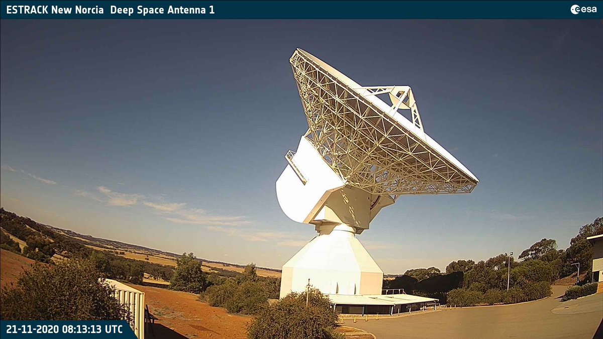 DutchSpace's tweet photo. Nice live shot of ESA's DSA-1 dish in New Norcia, currently tracking @ESA_XMM #ESTRACK #DSA1 #ESA https://t.co/wxQGeZH0aL