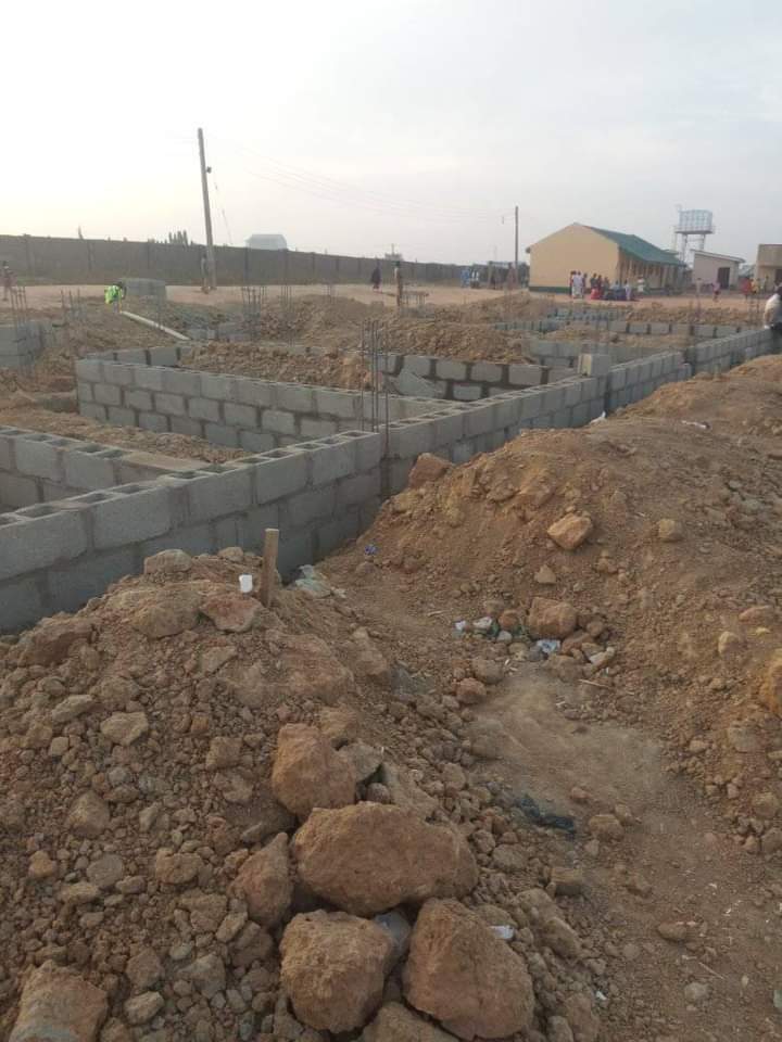 HonKwari's tweet photo. Primary Health Care at Chikaji Tudun Muntsira Sabon Gari LG. Building in progress.
Sponsored by the Kaduna State Zone1 Senator, Distinguished Senator Suleiman Abdu Kwari

#TeamNazifiKwari https://t.co/XElqMi9lAk
