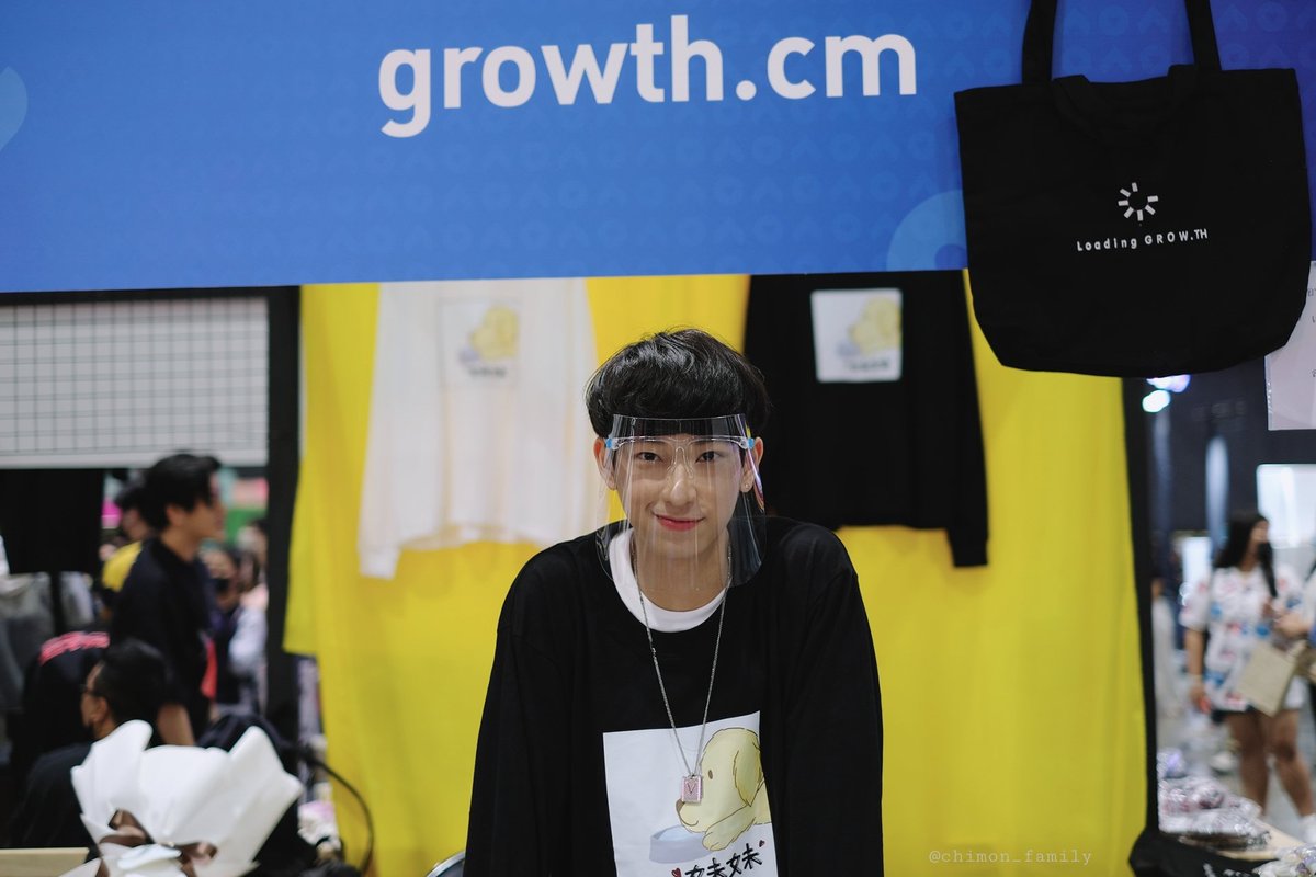 chimon_official's tweet photo. เสื้อมั้ยครับ รับเสื้อสวยๆไปใส่สักตัวมั้ยครับ
พ่อค้าพร้อมขายมาก คุณลูกค้าเชิญได้ที่บูธเลยครับ🤗😁

@Chimonac
@growth_cm
#Growthwithchimon 
#Fantopia2020
#CHIMONxFANTOPIA2020 
#ChimonWachirawit 
#ชิม่อนไงจะใครหล่ะ https://t.co/3hiVlNcxtB