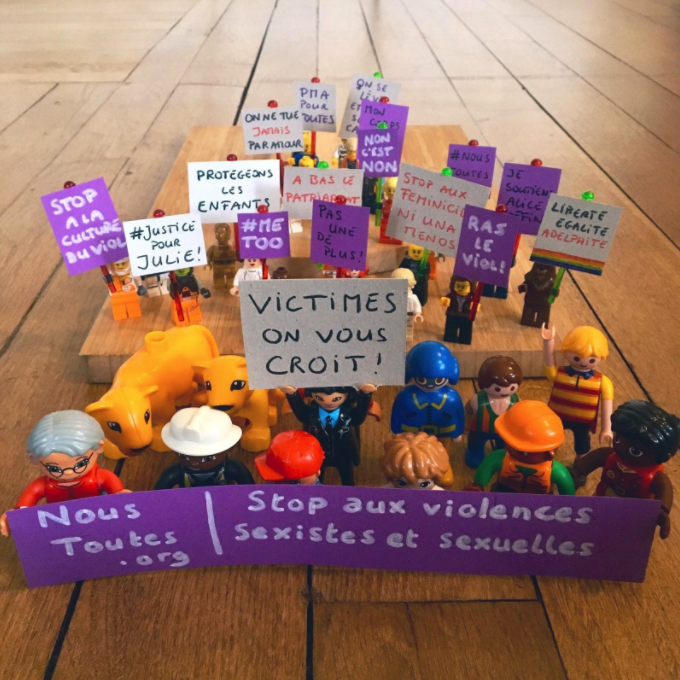 NousToutesOrg's tweet photo. 😷  Le confinement n’empêche pas de manifester… autrement !

Réalisez votre manif contre les violences sexistes et sexuelles à la maison, et partagez votre photo sur les réseaux sociaux avec les hashtags #NousToutes et #21novembre https://t.co/PE7ibQok4r