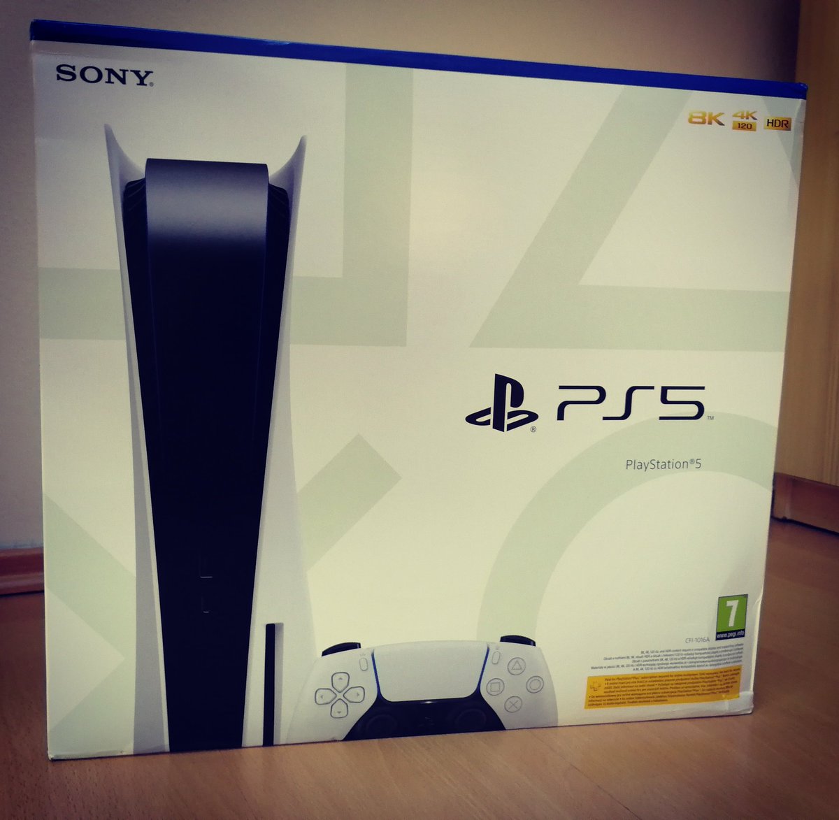lethalross's tweet photo. Well hello there, Miss Next-gen! 👀
#ps5 #playstation5 #nextgentime #dayoneish #playlikeneverbefore #unexpectedmeet https://t.co/N5MwtIkwIM