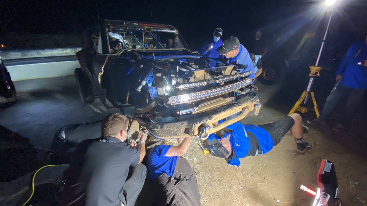 A tough night so far for the #BroncoR. At RM 205, the team pulled off to replace the steering rack, and now have just finished a rear hub repair at RM 341. Our primary goal is to finish this ever-challenging race. #Baja1000 https://t.co/k4R9RJ9O96