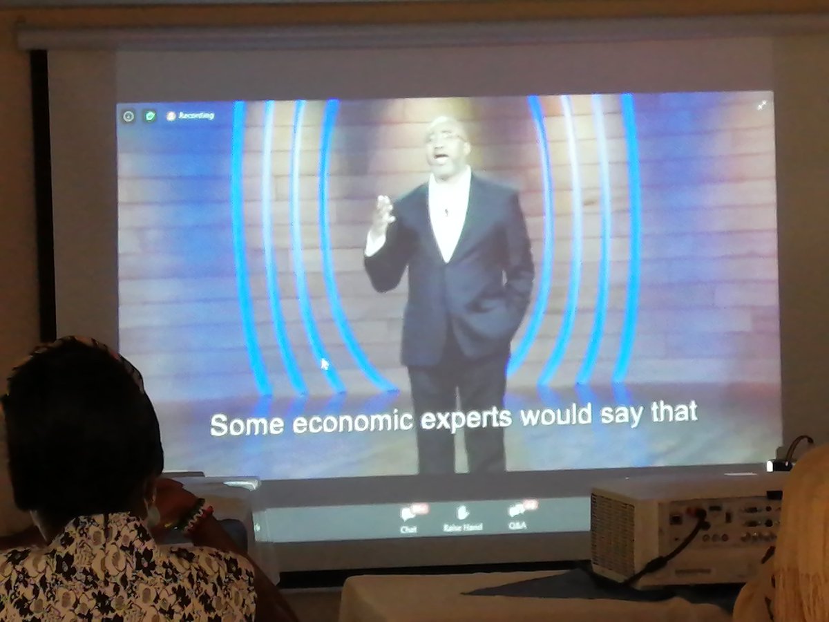 Aidah_munzatsi's tweet photo. @alberttate Leadership is not something outside of me that i have to grasp, it's something inside of me that i have to grow and develop. #glskenya2020 #authenticleadership #IhaveInfluence #mytakeaway https://t.co/uxnkiWWL0l