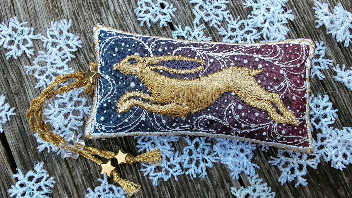EmbroideredColl's tweet photo. My #embroidered  #Golden #Hares are clearly the most popular wild creatures to feature on my #lavender #scentedgifts, some new dark #wintersnowfall colours #UKGiftHour #SaturdayMorning #shopsmallthischristmas
https://t.co/Xxyv0S29H2 https://t.co/rvgh0fY0Q6