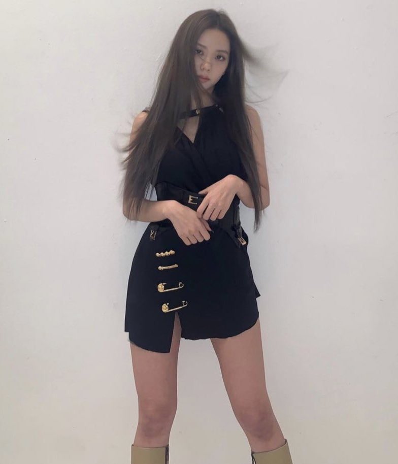 jisoo pics tweet media