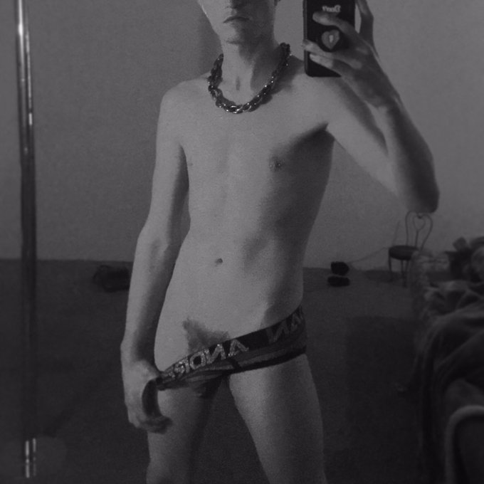 I’m worth 1,000 bitches. https://t.co/OGHSGigXVA