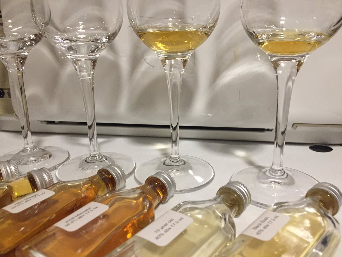 MargaretaMarie's tweet photo. Had a great evening online with Bushmills Whiskey. The 10 and the 21 are my favorites, but the 1995 Malaga was outstanding. Thanks guys for this wonderful experience. #Bushmills #greatwhiskeys #irishwhiskey @LMGwhiskeyshop https://t.co/kHdPcunPJB