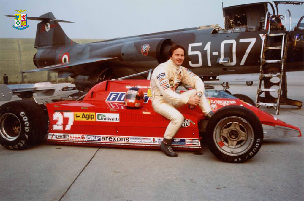 ItalianAirForce's tweet photo. #AccaddeOggi
Il 21 novembre 1981, al 51° Stormo, la sfida tra il velivolo F-104 S, pilotato dal Ten. Daniele Martinelli, e la #Ferrari 126 Ck, guidata da Gilles Villeneuve, conosciuto anche come “il piccolo aviatore” per le sue notevoli doti

#HappenedToday #AeronauticaMilitare https://t.co/7pYh1WLdQP