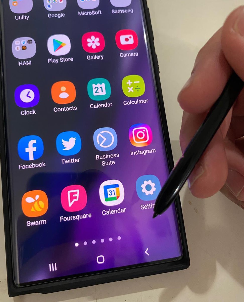 suebsak1's tweet image. ปากกาที่ไม่มีหมึกใช้เขียนลงกระดาษก็ไม่ได้ แต่แท่งละตั้ง 1,200.- อันเดิมทำหล่นหายที่ไหนก็ไม่รู้ - -‘ #Note20Ultra5G