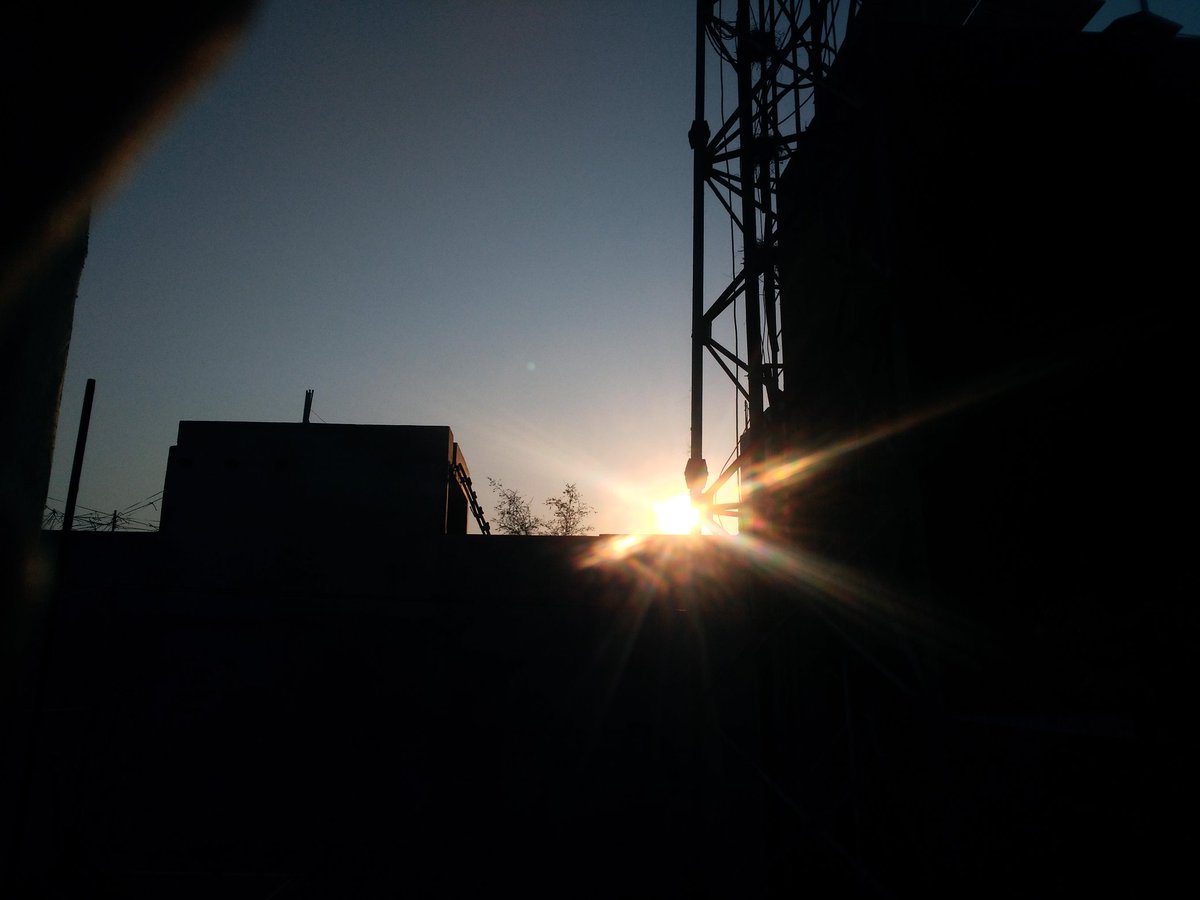 RahulDSharma's tweet image. Morning View of Sun Rising.
Can you guess which smartphone is used to take this picture?
Hint: More than 48MP and less than 64MP.
#Techbloat