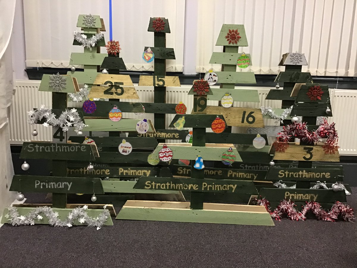 MrsMathieson1's tweet photo. Nearly there... 5 more to decorate πͺπ½π¨π#strathietrees #funinP4 #enterprise @MrsMaclean1 https://t.co/gXtmQoEAYi