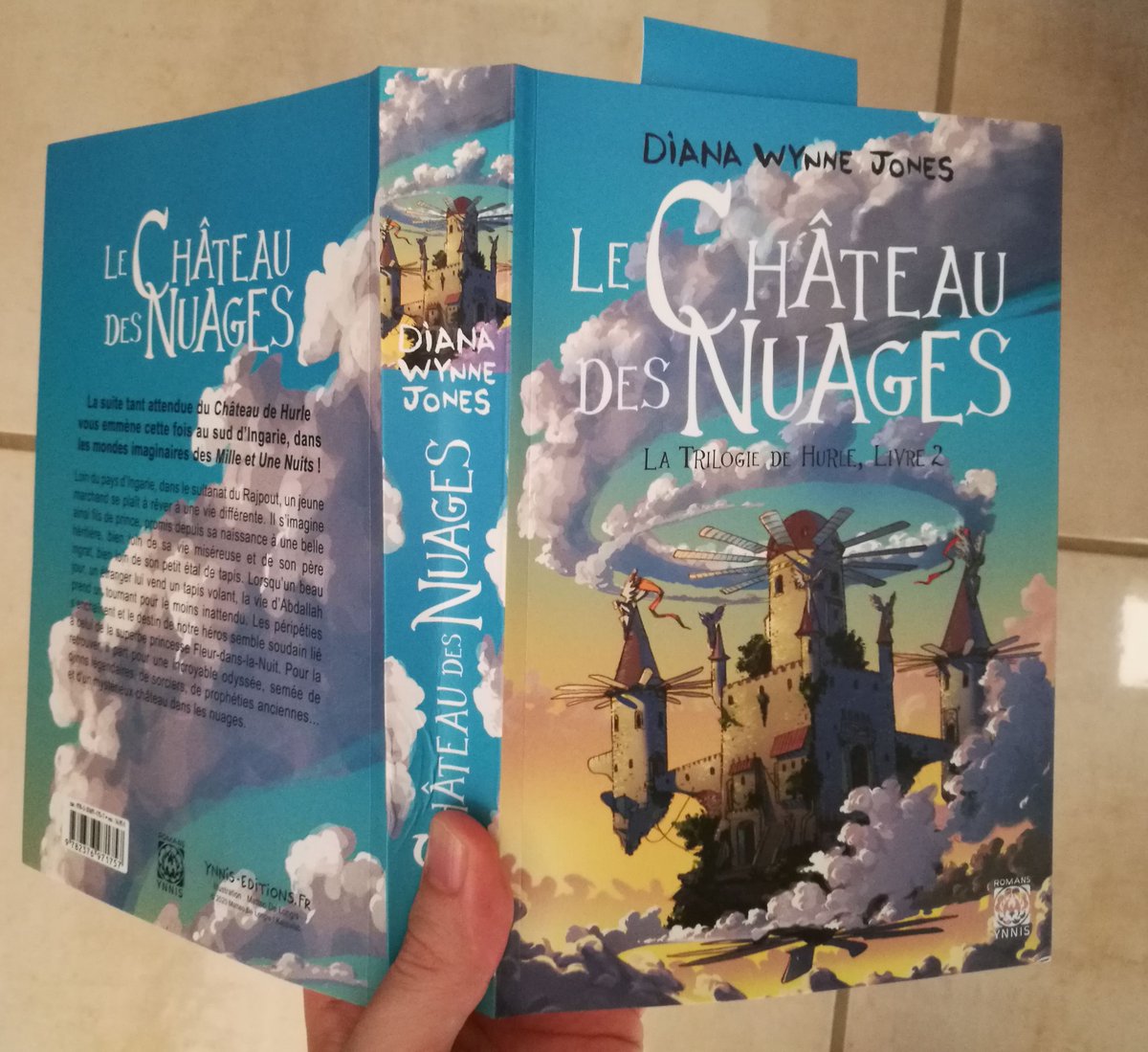 Studioghiblifr's tweet image. Le Château des nuages, le tome 2 de la trilogie de Hurle bien reçu, le livre est disponible depuis le 18 novembre !
Merci @YnnisEditions  !
Plus d&apos;informations sur l&apos;ouvrage ici : studioghibli.fr/le-chateau-des…
#Ghibli #WeekendLecture