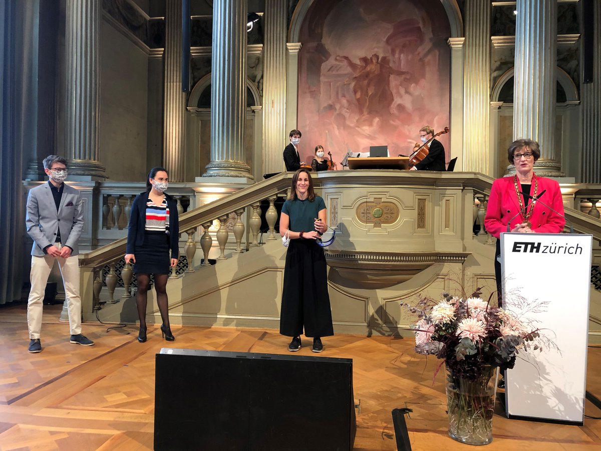 Joel_Mesot's tweet photo. Die @ETH feiert ihren ETH_Tag in neuem Format. Rektorin @springman_sarah sprach über die besonderen Herausforderungen in der Lehre durch #COVID19, Studierende schilderten eindrückliche Beispiele gelebter Hilfsbereitschaft. #helpfulETH  #students4hospitals https://t.co/ctrxhmcSOn