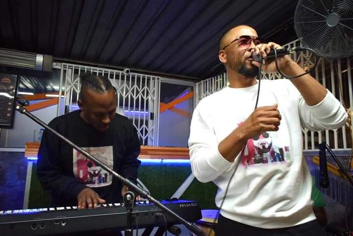 DJKUBZA's tweet photo. Talent
Passion
Amazing music
@NutownSoulSA #MagicInMe
@MoreSoulSA1 #puzzlesoflife
Both Projects available on all digital platforms. https://t.co/EOotifFwBq