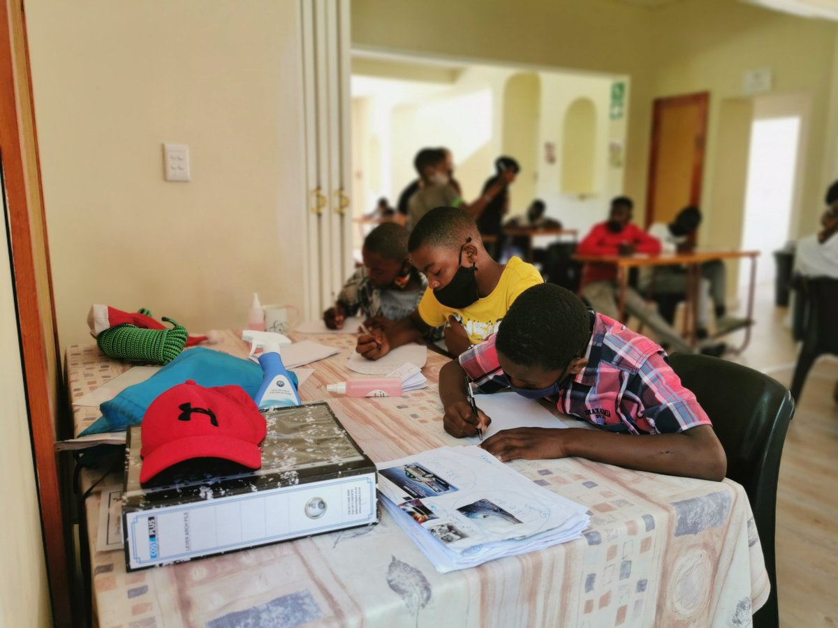 TheJusticeDesk's tweet image. Our #Ntsika boys are using this activity to #reflect &amp;amp; work on #expressing themselves!

#TheJusticeDesk #empower #writing #poetry #identity #powerful