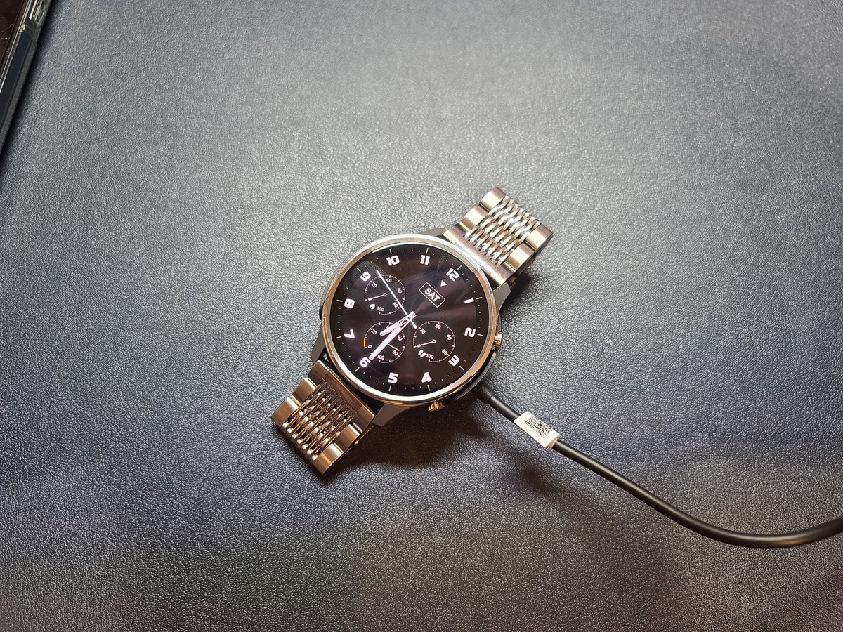 ozakizaki1's tweet photo. アプデしたら英語でた。バンド変えてみた。カッコ良すぎない…？！1万だぜ？！
#xiaomi #miwatchcolor https://t.co/jJvvl0FDeq