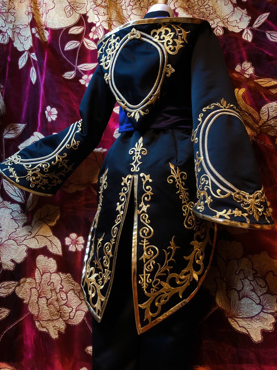 ツイステッドワンダーランド (ツイステ/twst) 式典服 完成致しました