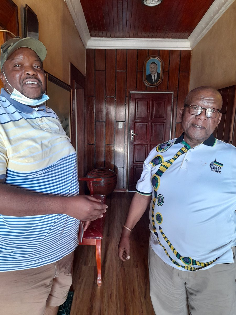 DIKHAFO's tweet photo. A visit to the house of Cde Bhudda Tsebe to congradulate him on his appointment as a Commissioner of the Commission on Employment Equity...

@StaffTsebe
@TebogoMashaban2 https://t.co/X8sS84WDCn