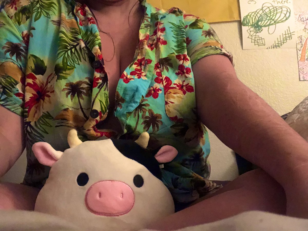 jazzmanuwu's tweet photo. moo #cowtime https://t.co/mS4XOCzaVf