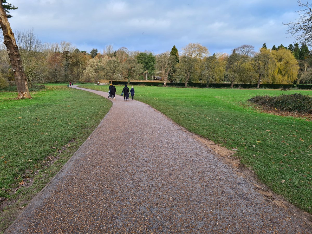 Haroon_Mota's tweet photo. @CovSport Family walk at @CoombeAbbey this morning. Easy 6 mile run planned for tomorrow #KeepCoventryMoving https://t.co/VnQEDBOaKm