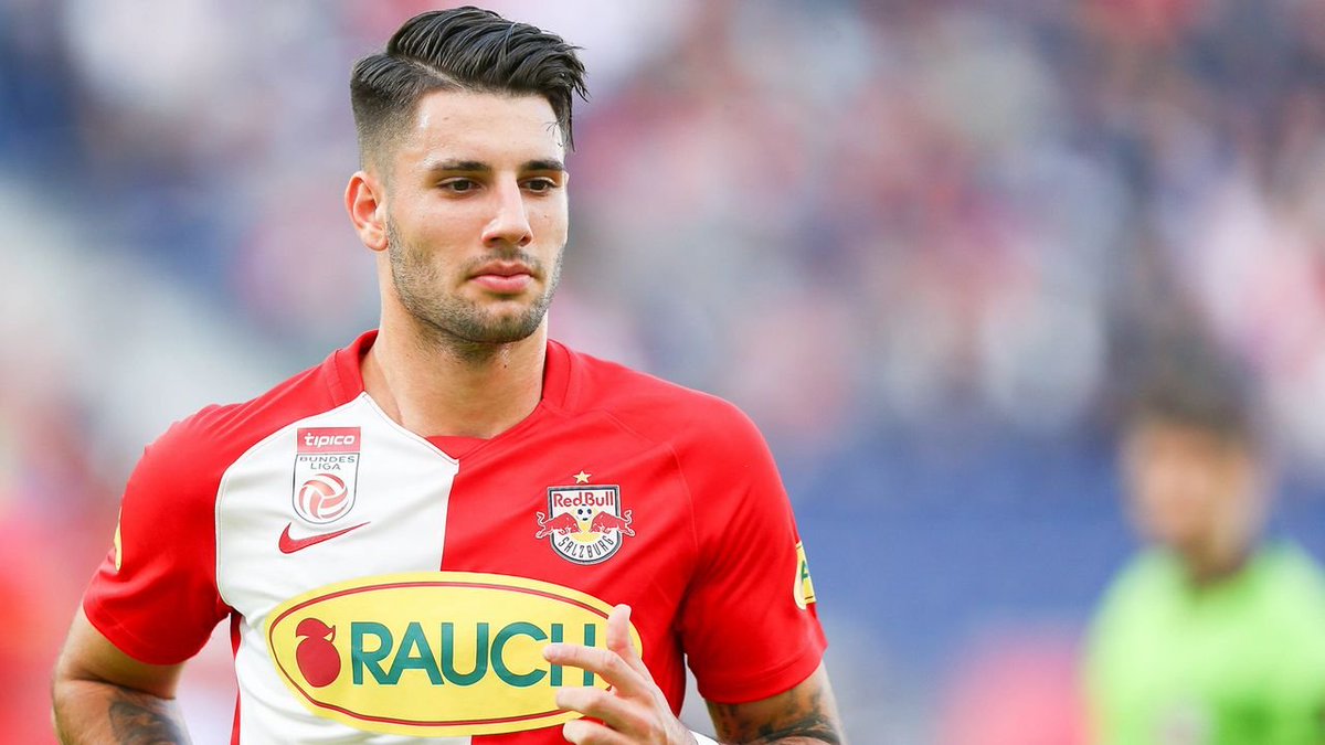 There's lots of speculation Dominik Szoboszlai  will soon leave Red Bull Salzburg.Jesse Marsch recently told  @GrantWahl's Fútbol podcast he expects him to leave in January.The player reportedly has a €25m release clause. But would that be good business for RBS?THREAD 