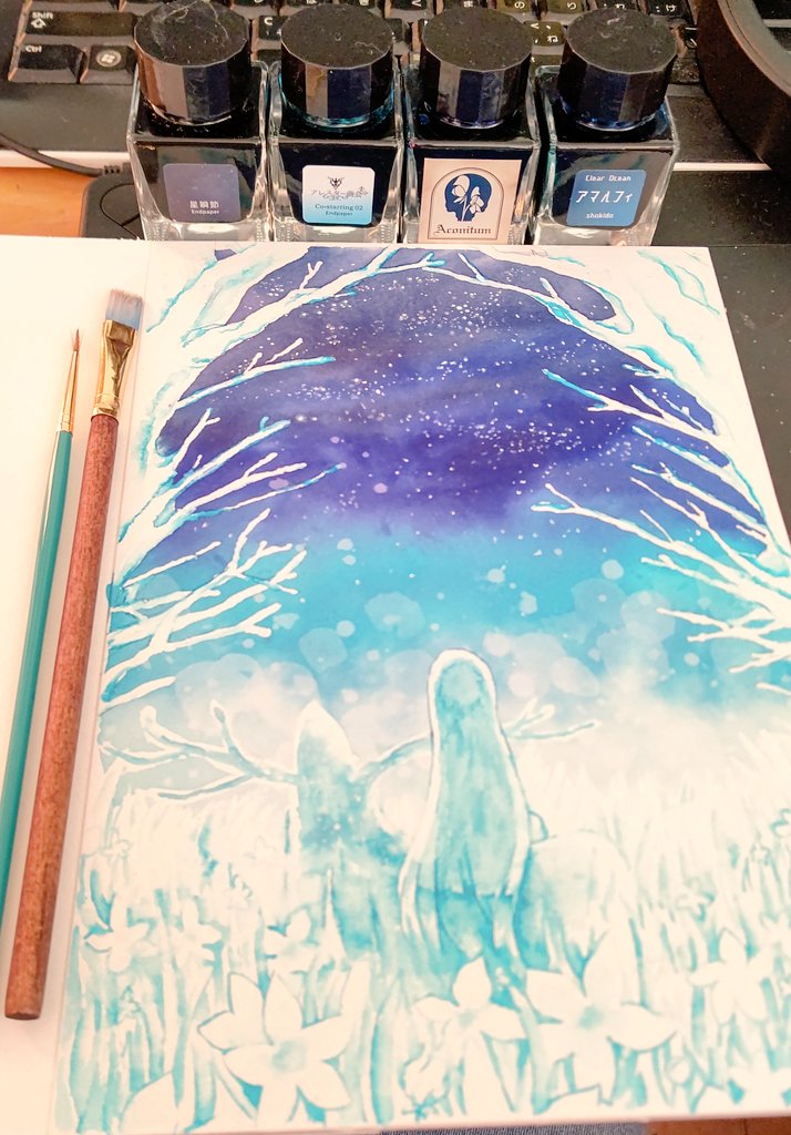 uminaka88's tweet image. この瞼を閉じれば、この幻想夜は消えるだろう。罪悪感などない。ただ、少し残念だと、ひとつ息を吸って…

久しぶりに大きい絵を。
青い空は描いてて楽しい…夜空なのでラメラメです。
Endpaper:星瞬節、アレスター商会
尚貴堂:アマルフィ
glass studio toos:aconitum

#インク沼 
#尚貴堂
#Endpaper