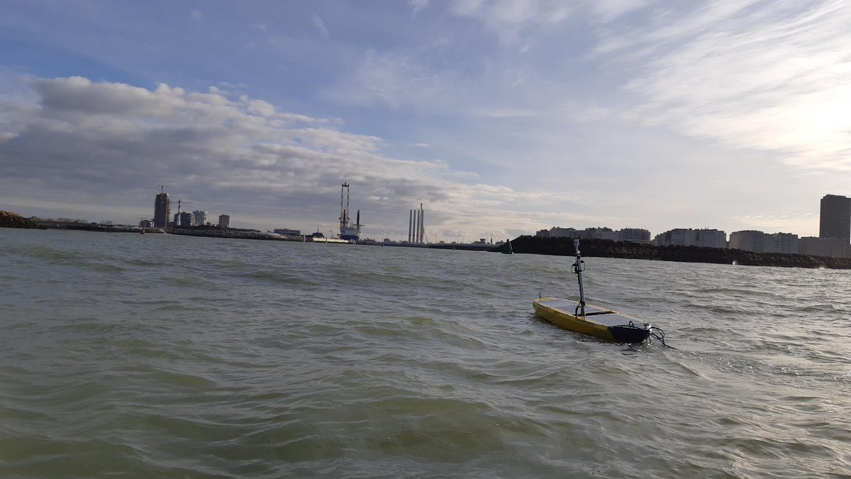 VLIZ remote pilots succesfully sailed the uncrewed research vessel USV Adhemar out and in the port of #Oostende for a mission to map the #NorthSea soundscape. Further development of this #marinerobotics capacity will be a gamechanger for marine observations in the North Sea.