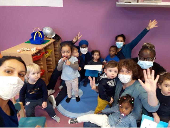 Fleautey's tweet photo. Dans les écoles et dans les crèches #Rouen a relevé le #GoBlueChallenge et prépare le renouvellement de sa candidature au label #villeamiedesenfants https://t.co/c67AZ6Id4H