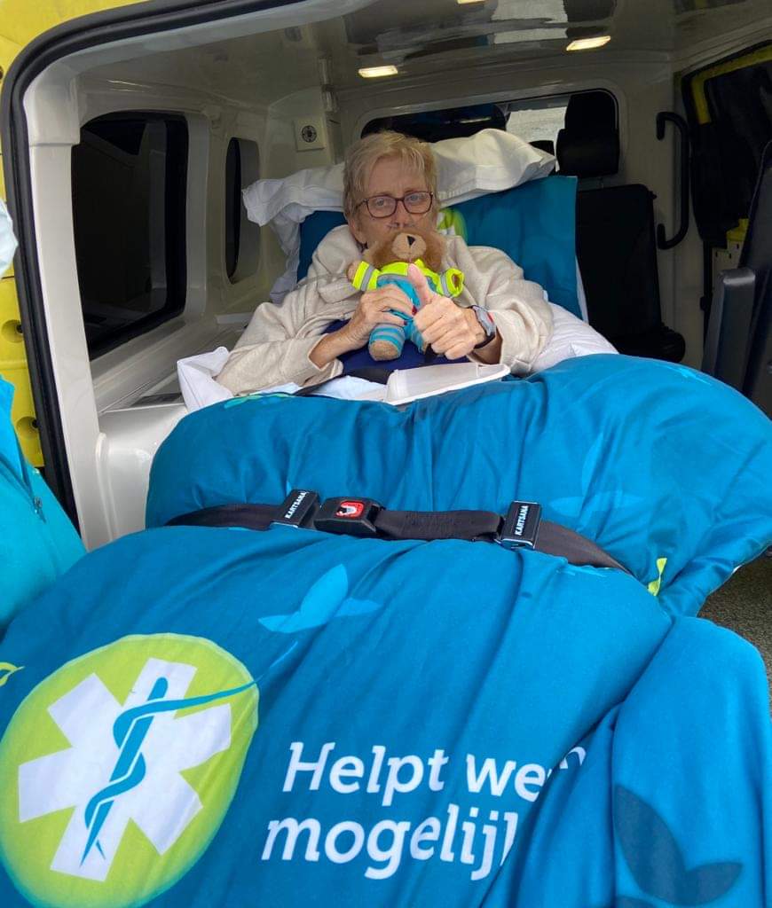 RuudvEck's tweet photo. Super actie....15 euro voor het behalen van de 15000e wens die vervuld is door @StAmbulancewens ❤👍 Doe ook mee en doneer 15 euro via https://t.co/2IVzZhC1KC @SupportnDonate https://t.co/A0uShaNt0O https://t.co/2Ix5c6QAs7