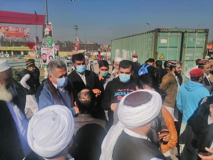 PPP_Malakand's tweet photo. پاکستان پیپلز پارٹی خیبرپختونخوا کے  صوبائی صدر انجینئر ہمایون خان، جنرل سیکریٹری فیصل کریم کنڈی اور سابق وفاقی وزیر نجم الدین خان 22 نومبر پشاور جلسے کے انتظامات دیکھ رہےہیں

#پشاور_جلسہ_تو_ہوگا
#pdmjalsapeshawar
#pdmjalsa
#PDMPeshawarJalsa https://t.co/IJZCpVKNal