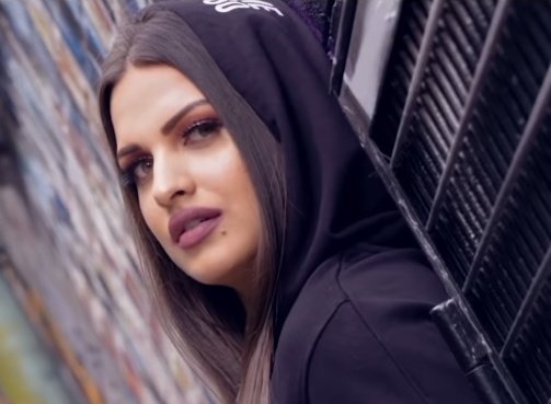 anvi_29's tweet photo. Munde Ne Rog Laa Leya
Tere Do Naina da ni 😍❤️
Link https://t.co/nxhVIWfgCZ
#HimanshiKhurana #RanjitBawa
#Himanshians #DoNain https://t.co/SEycvr27zr