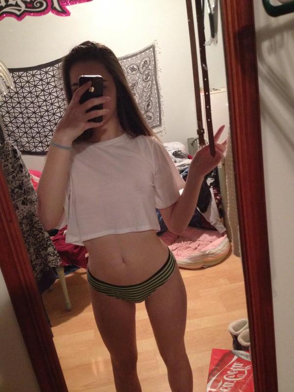 LeaSteinhoff's tweet photo. #Rt für eine kostenlose Sklavenaufgabe!

#paypig #geldherrin #sellingcontent  #geldsklave #slave #bdsm #buyingcontent #domme #FinDom #femdom #cashpig #Zahlschweine #cashslave #onlyFans #zahlnutte #Geldherrin #nopaynoplay #promo #göttin #mistress #goddess #herrin
#domination #dom https://t.co/trys2z6s0x