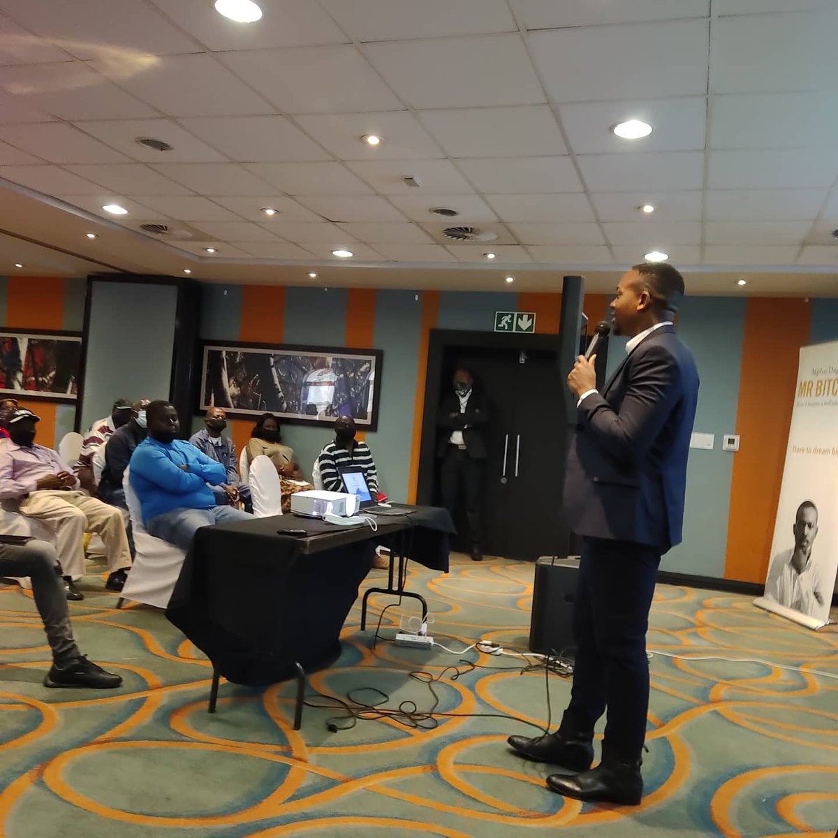 SebasaMogale's tweet photo. We're ON @Khoroni Hotel. Helping our people how to #makemoneywithcryptocurrency #bitcoinvault #teamqueenrrsebasamogale with @mphodagada #mudifhowacrypto https://t.co/g4mQQEXOtD