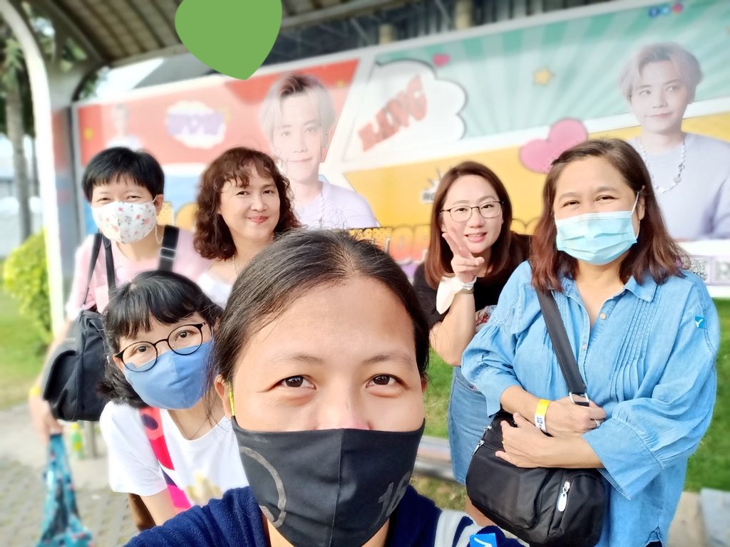 Jay_Donghae's tweet photo. ป้ายโปรเจคน่ารักสุด มาเช็คอินแล้วเตรียมเข้าคอน 😁   ขอบคุณแก๊งส์ป้าเป็ดที่มาถ่ายด้วยนะคะ น่าร้ากก ☺️😉
#KachaxFantopia2020Project
#KachaNontanun 
#KachaXFantopia2020 https://t.co/1boLtfrokW