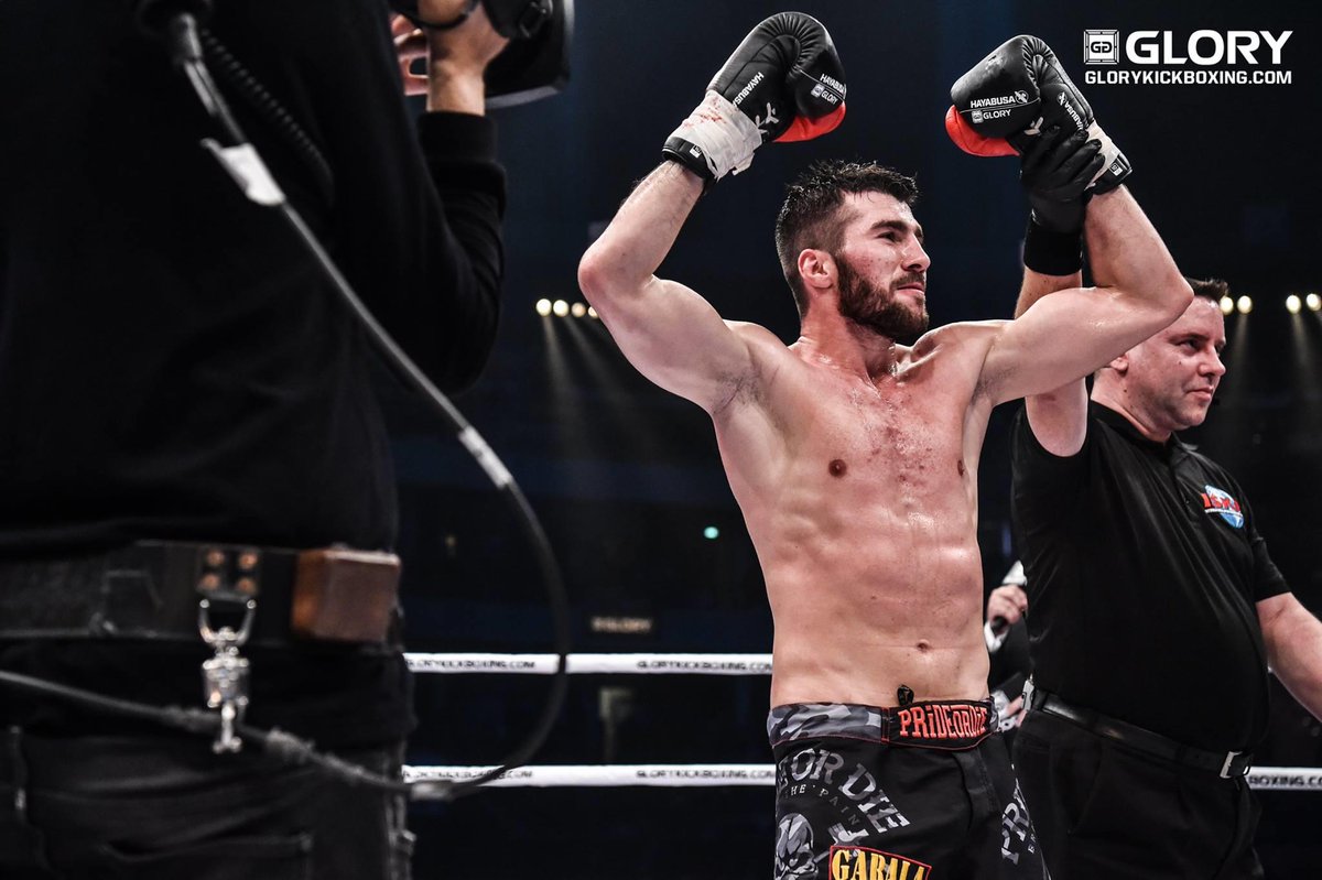 prideordie's tweet photo. Vous souvenez-vous de notre 1er combat au #GloryKickboxing ?
Retour fin Octobre 2017 lors du #Glory47 à Lyon !
Alim Nabiyev s'imposait par décision unanime face à Jimmy Vienot, combattant français de Muay Thai ! ☠👊💥 #PRiDEorDiE https://t.co/vaPNu89DVZ