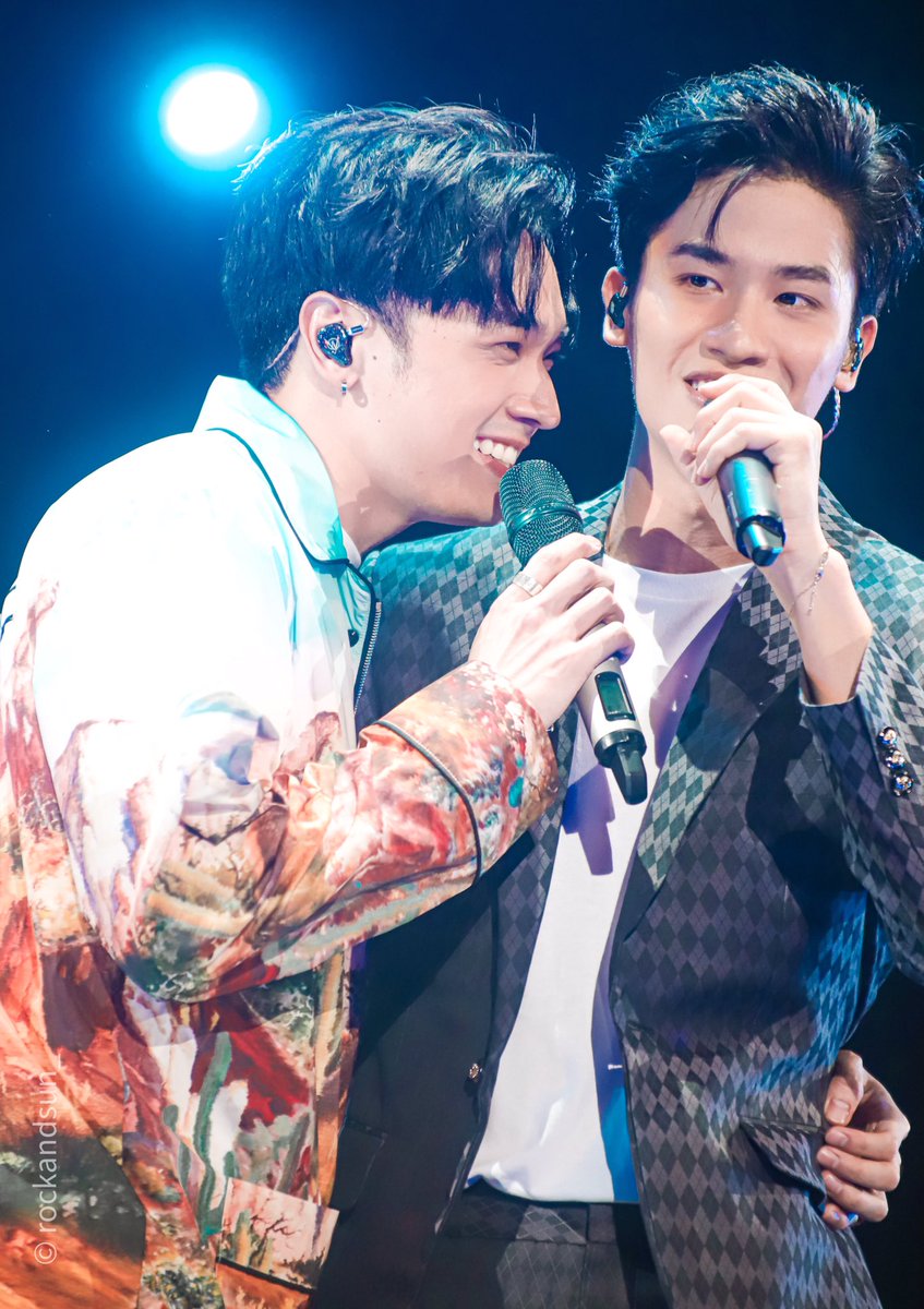 tawanpics's tweet photo. [#TAWAN_V]

#TAYxFANTOPIA2020 https://t.co/uuHYQ4bUYu