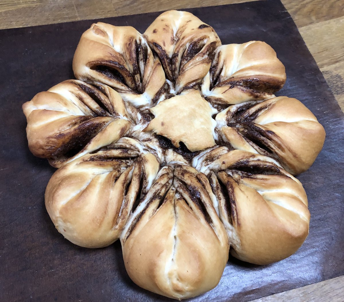 yuki_baking's tweet image. #snowflakebread 💕
#スノーフレークブレッド