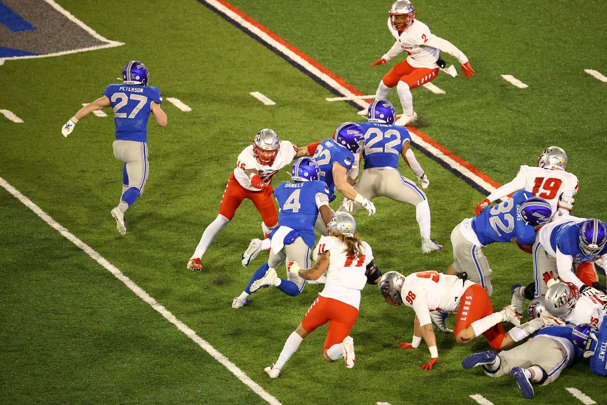 UNMLoboFB's tweet photo. Help us decide on this week's @nusendacu Player of the Game. 

Joey Noble: 11 tackles (7 solo), 1 TFL, 1 forced fumble, 1 fumble recovery
Nico Bolden: 12 tackles (5 solo), 2 forced fumbles
Brandon Shook: career-high 19 tackles (11 solo)

Vote in the poll ⬇.
#GoLobos #WeAreNM https://t.co/1G3oG8Koow