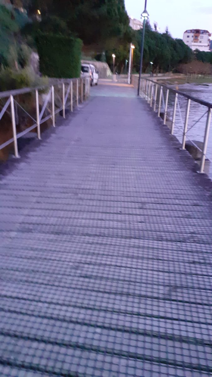 Mvfaraldo's tweet photo. Termina instalación malla antiresbaladiza en paseo de madera de playa de #ARibeira #Miño, para mejorar #seguridad de vecinxs
A principios de 2020 ya se asegurara pasarela que da acceso al Paseo.
#Miñoépresente #Miñoéfuturo
@ConcelloMino https://t.co/5dL16iprAV