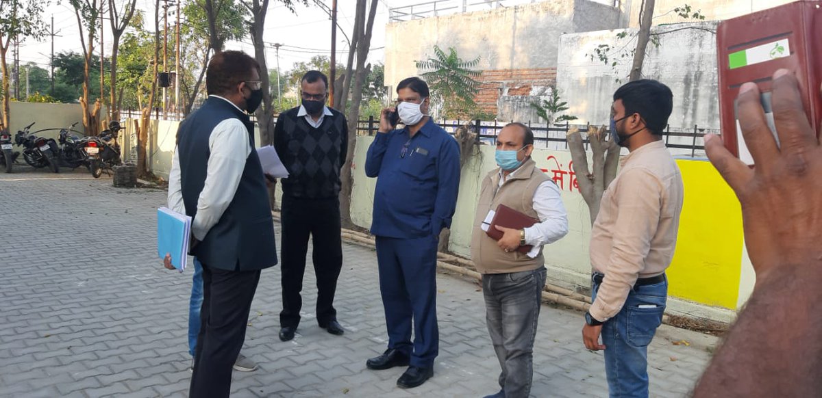 JK_PANDEY1964's tweet photo. Inspection of consumers camp at33/11kv s/s sec 5D Vrindavan yojana Lucknow and communication with consumers having arrear above 1lacs by MD sir@UPPCLLKO@mduppcl@MVVNLmd@mvvnlcisgomti@1912mvvnl https://t.co/EIdCnV2zUp