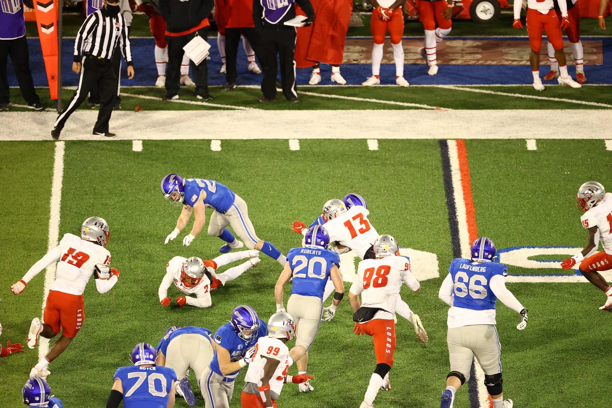 UNMLoboFB's tweet photo. Help us decide on this week's @nusendacu Player of the Game. 

Joey Noble: 11 tackles (7 solo), 1 TFL, 1 forced fumble, 1 fumble recovery
Nico Bolden: 12 tackles (5 solo), 2 forced fumbles
Brandon Shook: career-high 19 tackles (11 solo)

Vote in the poll ⬇.
#GoLobos #WeAreNM https://t.co/1G3oG8Koow