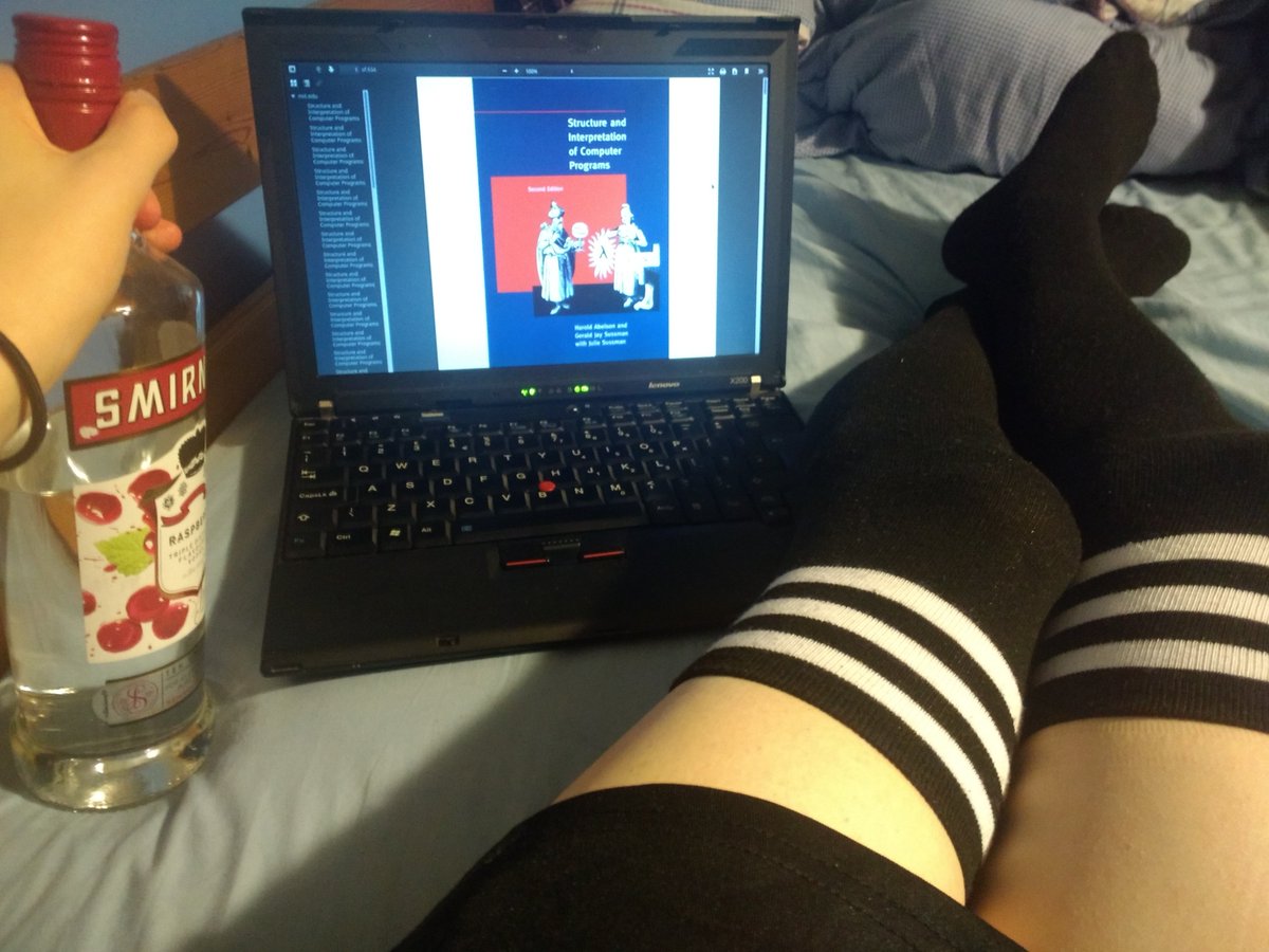 ComputingFemboy's tweet image. nothing like a drunk programming session to pass the time in the evenings...